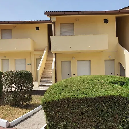 Club Villaggio La Pace 公寓 *